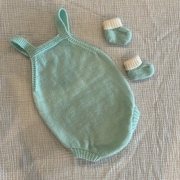 Hand-knit Onesie/Singlet for Baby - Picture 5 of 5